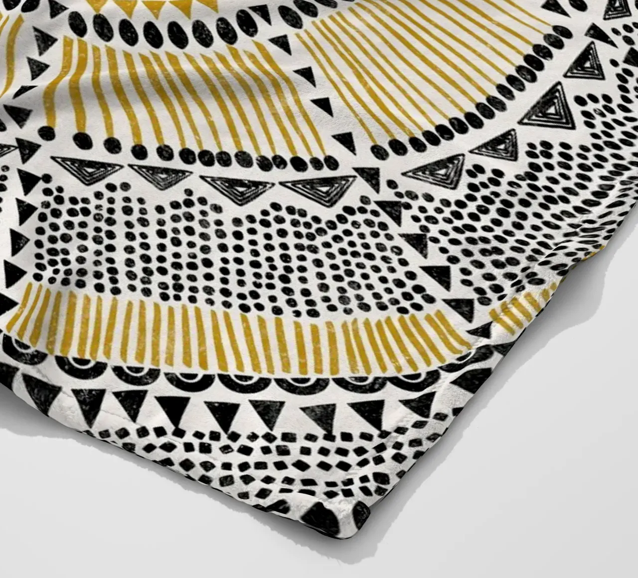 Cats & Dotz - Sole Tribale 01 coperta in pile da The Artcircle