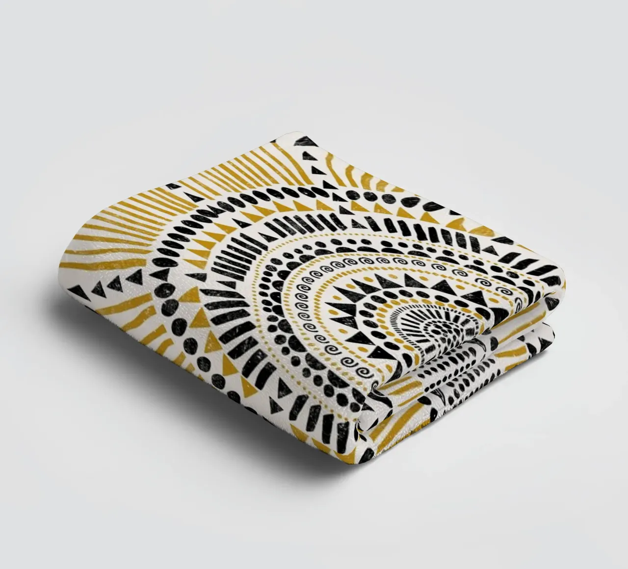 Cats & Dotz - Sole Tribale 01 asciugamano da bagno da The Artcircle