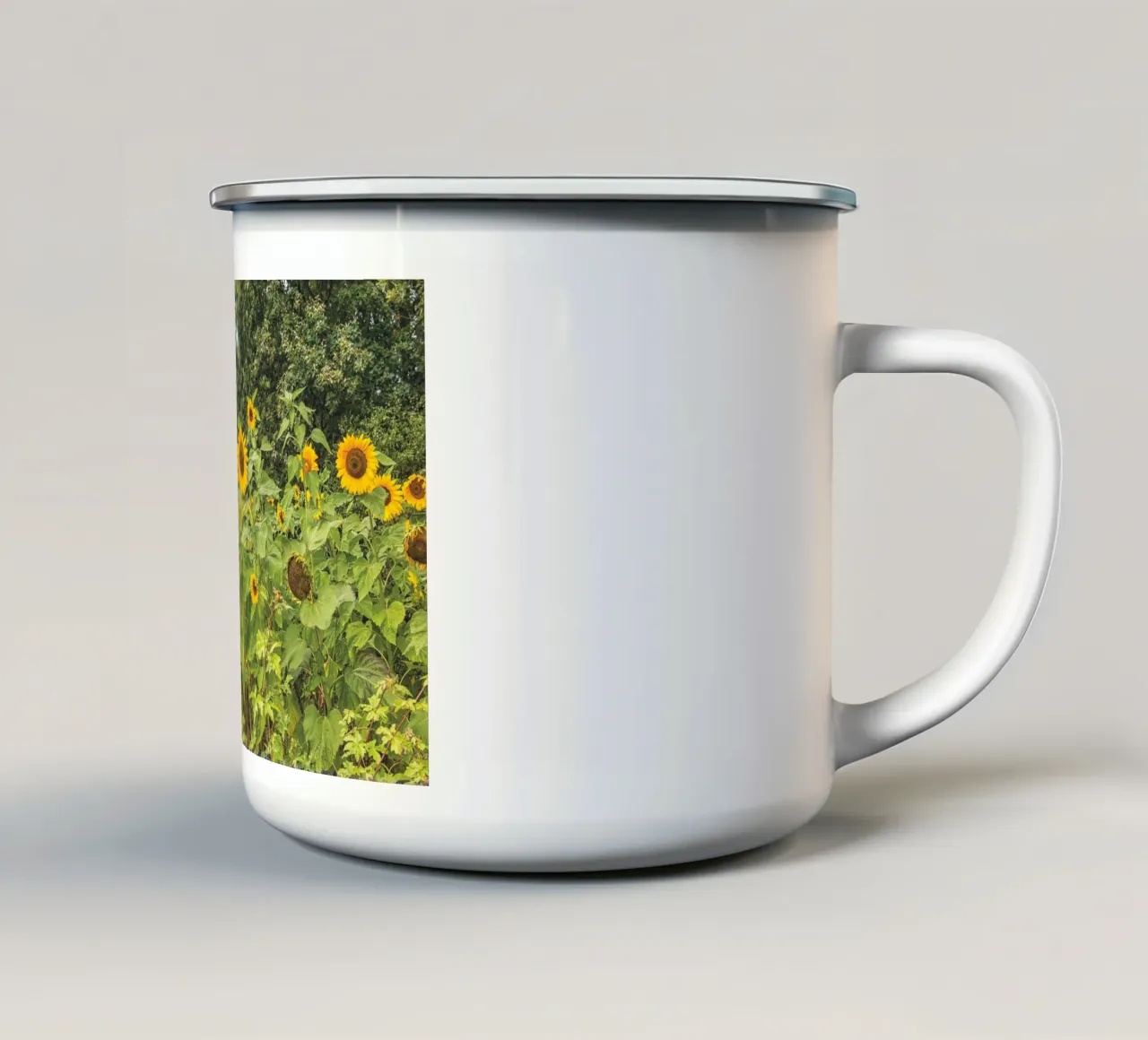 Un radioso omaggio al sole - I girasoli tazza in smalto da Curious Collections by Marielle Leenders