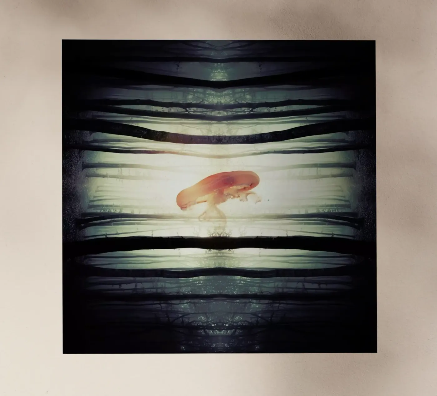 Glow pellicola backlit da Eugene Soloviev