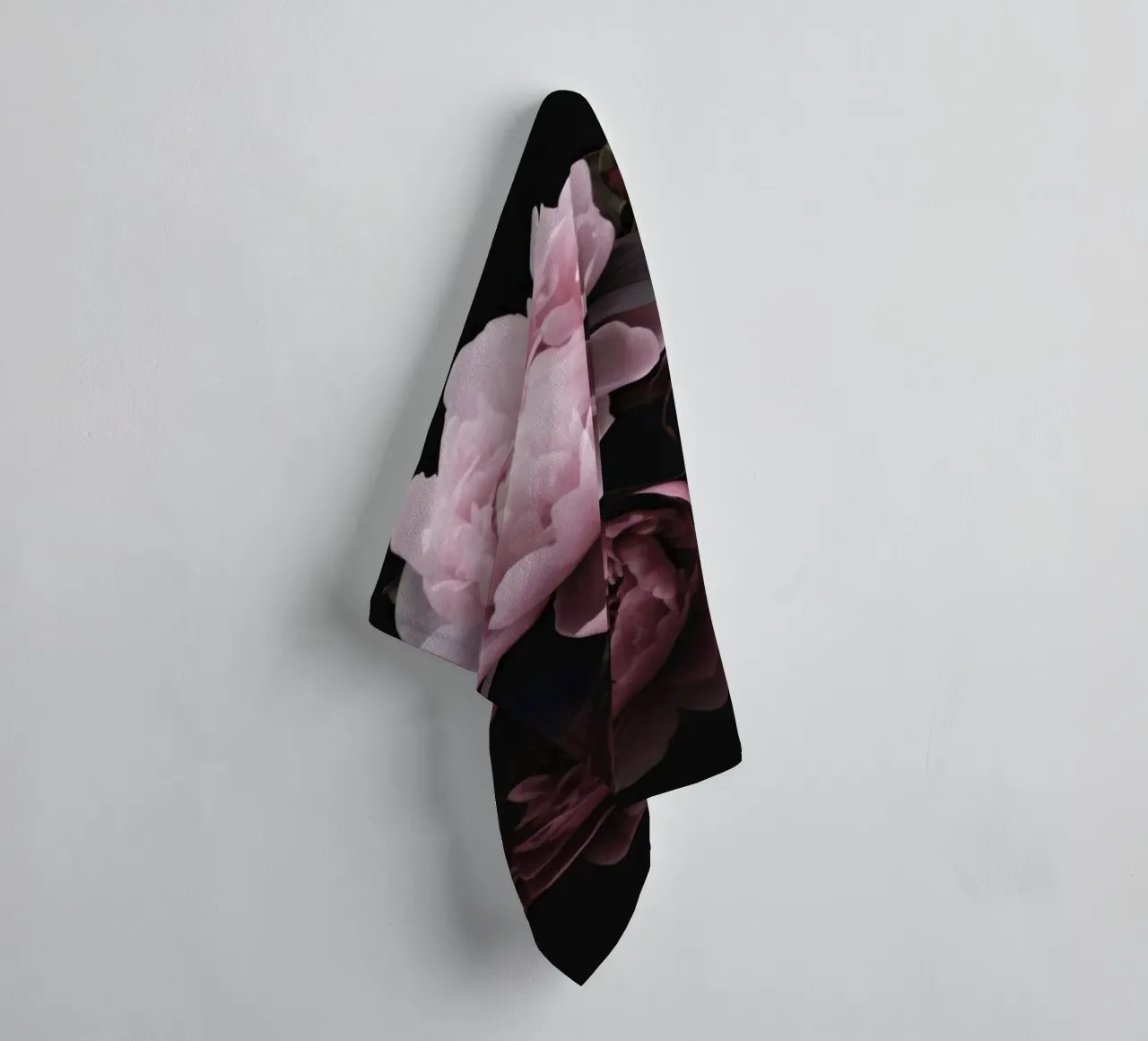 Fiori Peonie Opulenti Rosa Pastello Romantico Moody asciugamano da bagno da Andrea Haase Floral Passion