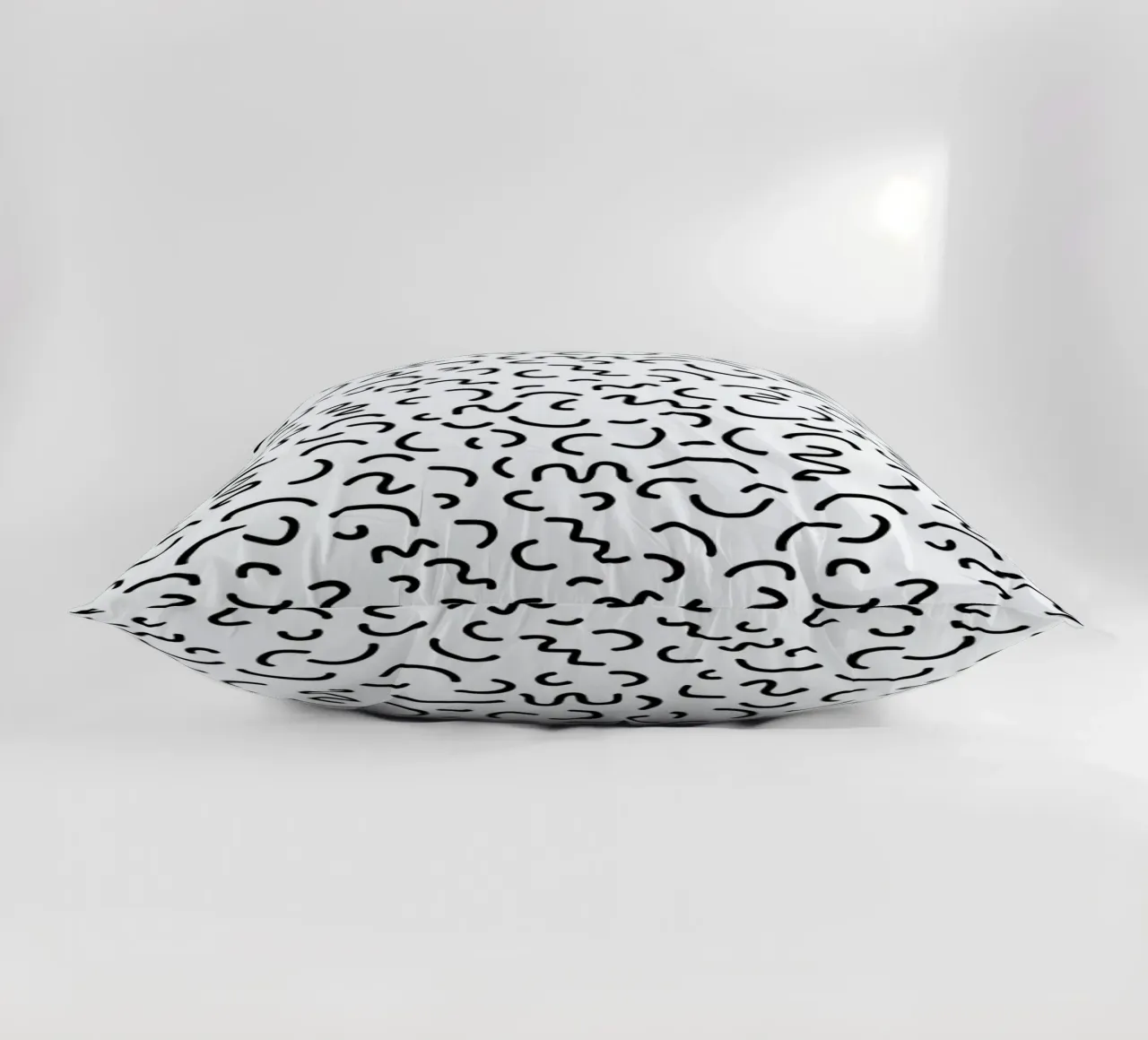 Memphis Squiggle cuscino da Charlotte Winter