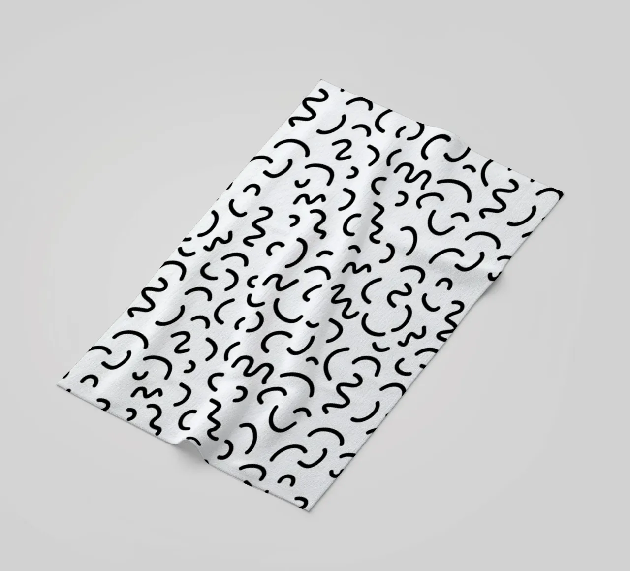 Memphis Squiggle telo mare da Charlotte Winter