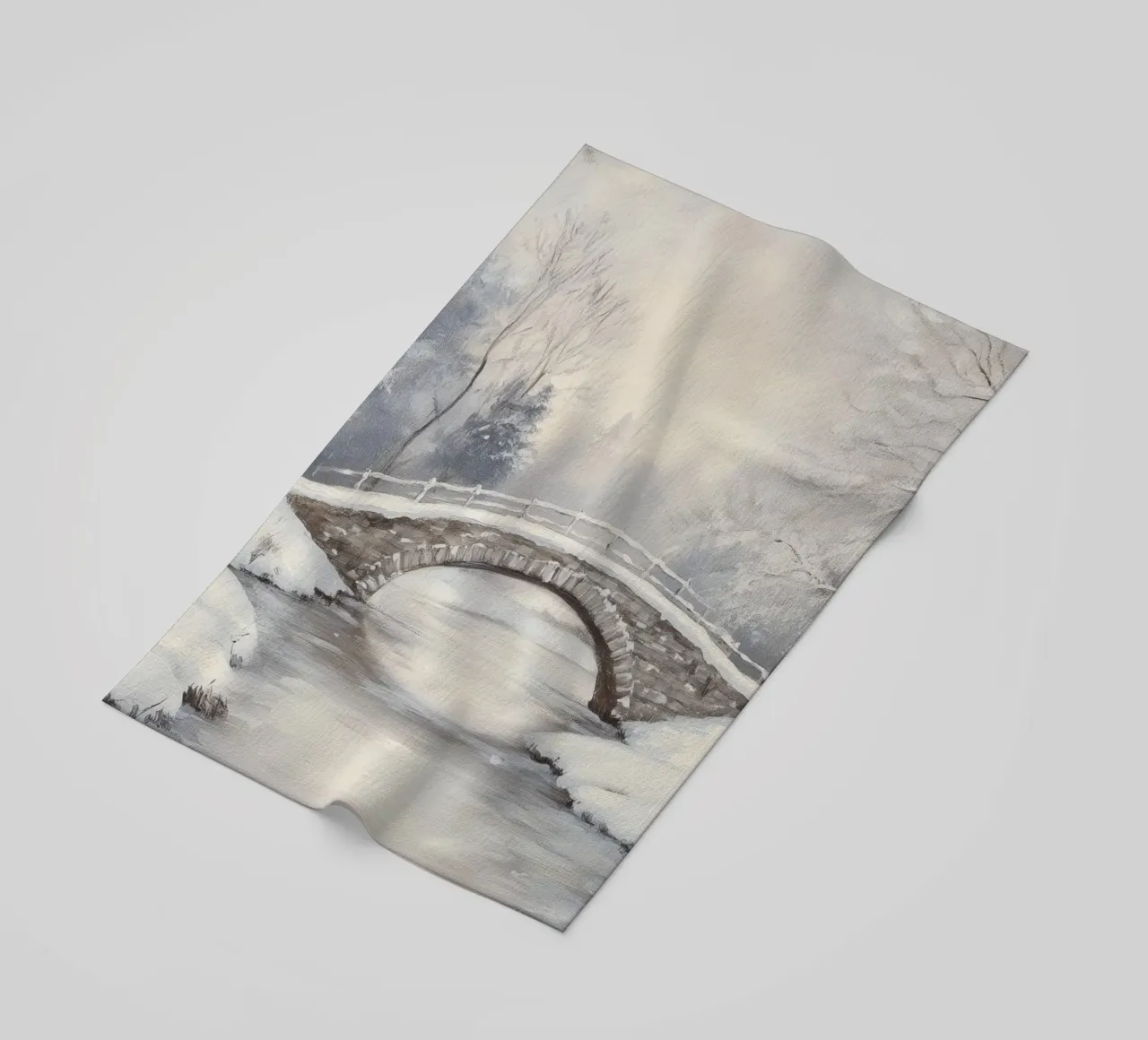 Ponte di pietra innevato in inverno telo mare da Melloi Art Print