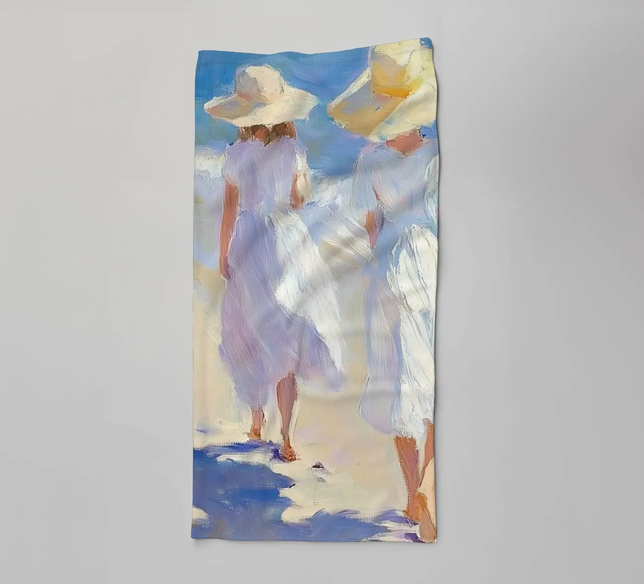 Donne che camminano su una spiaggia illuminata dal sole asciugamano da bagno da Melloi Art Print