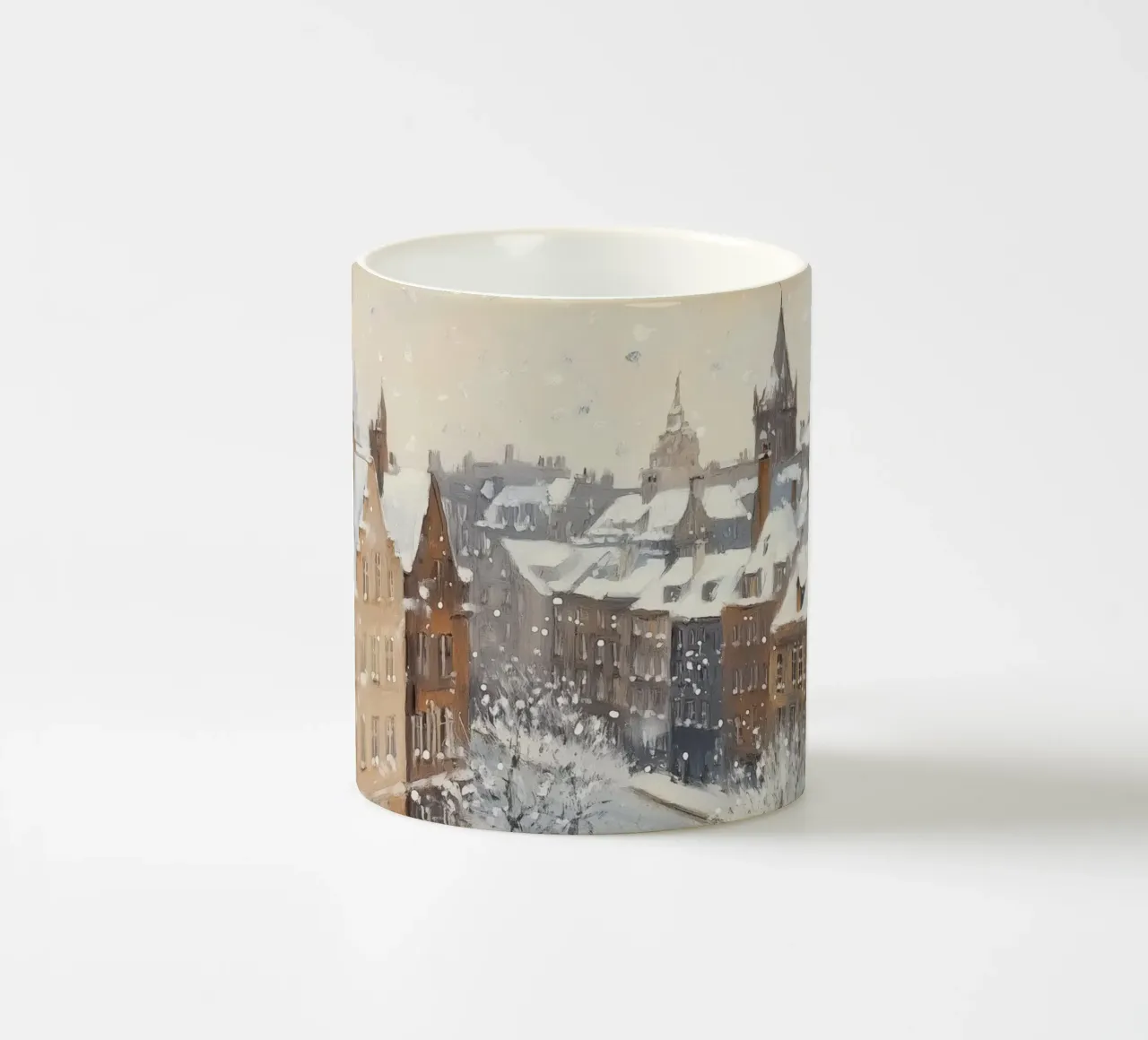 Il centro storico di Edimburgo innevato d'inverno tazza in ceramica da Melloi Art Print