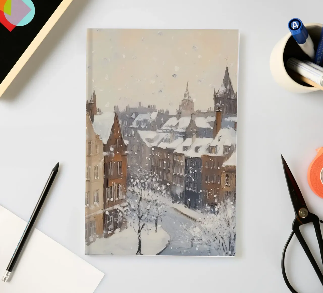 Il centro storico di Edimburgo innevato d'inverno diario da Melloi Art Print