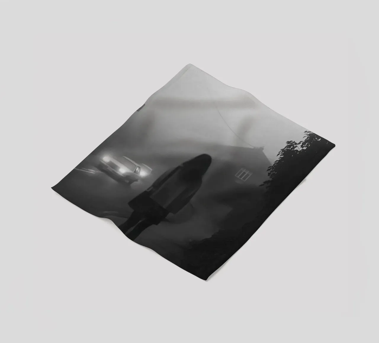Aspettando nella nebbia coperta in pile da Black & White