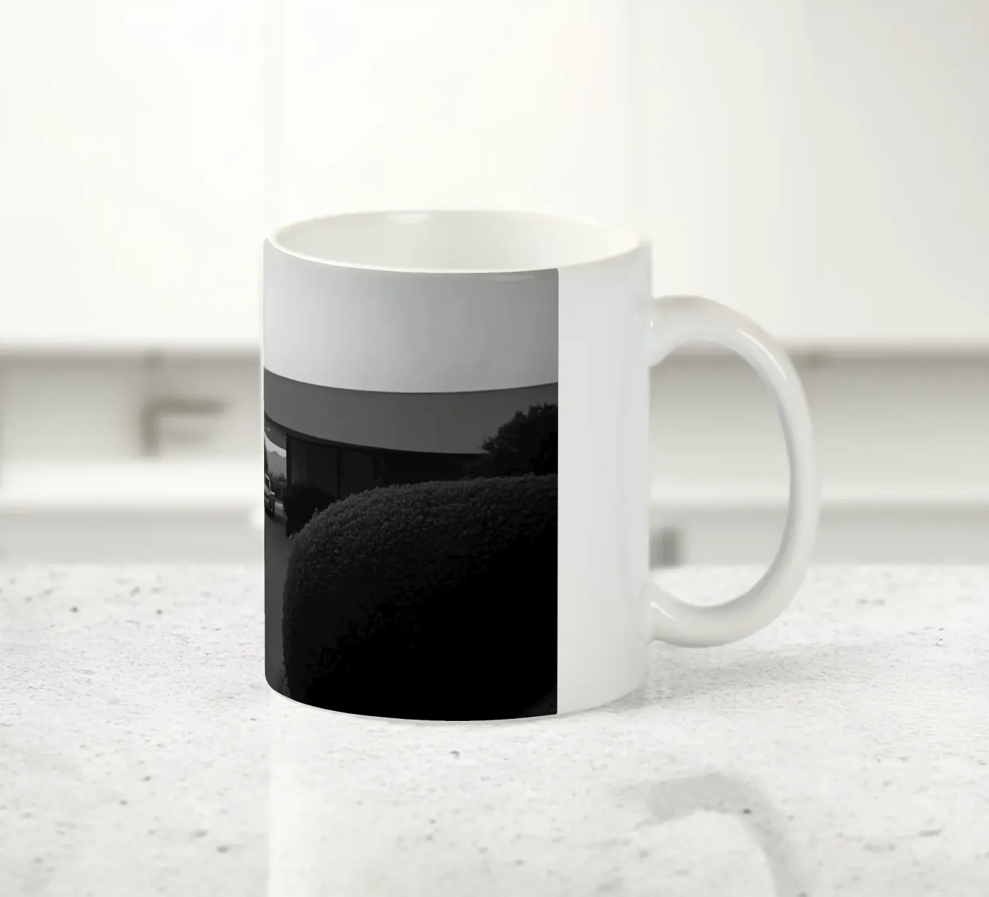 Solitaire silhouette ceramic mug by Black & White