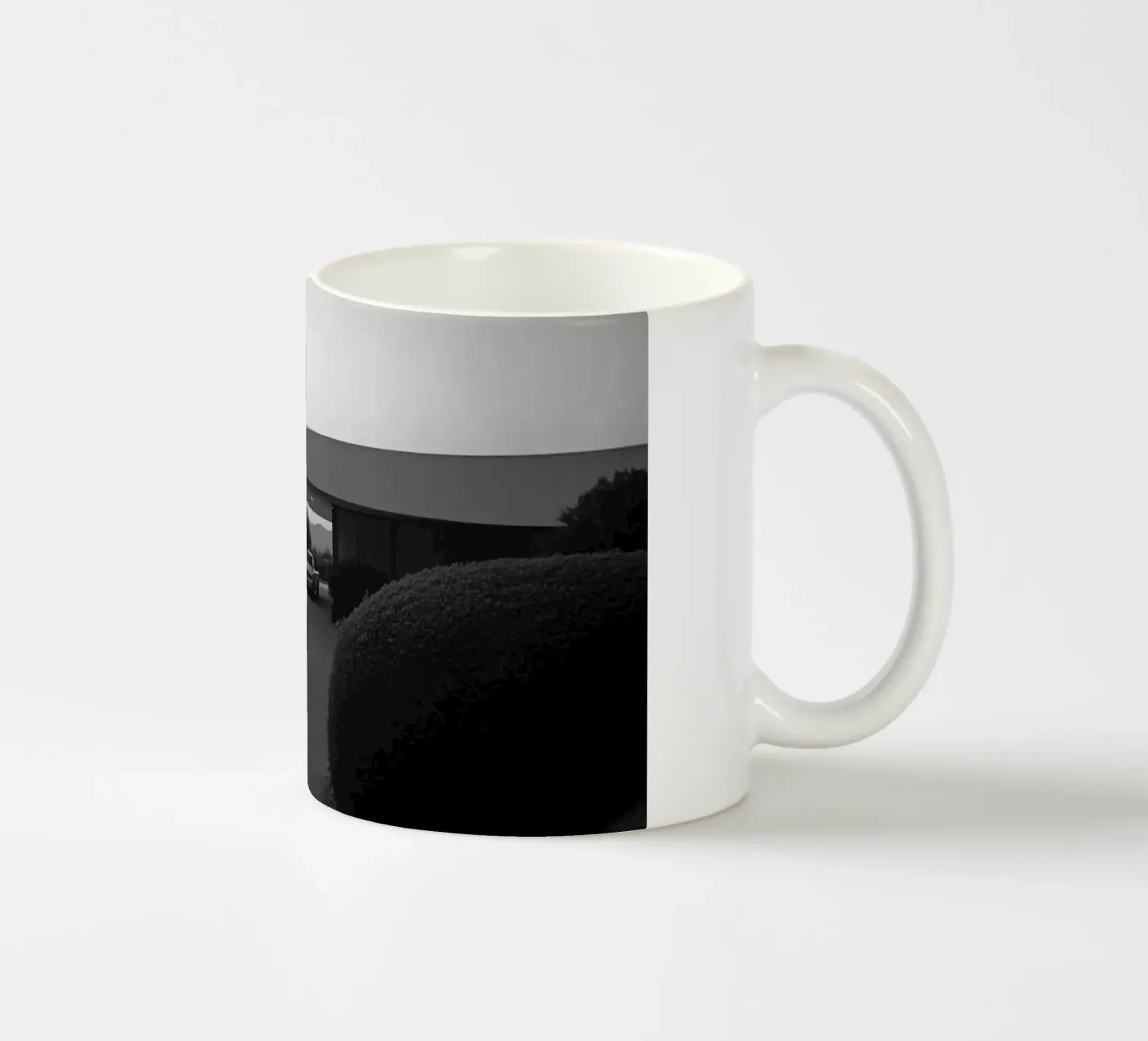 Solitaire silhouette ceramic mug by Black & White