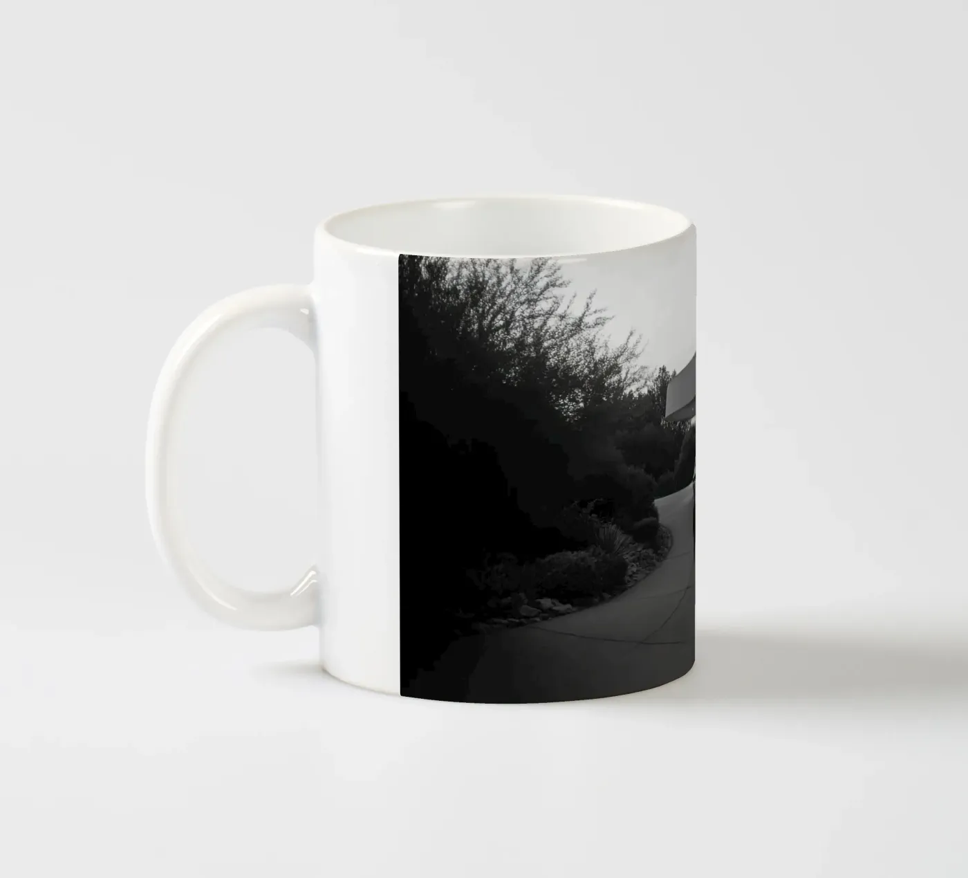 Solitaire silhouette ceramic mug by Black & White
