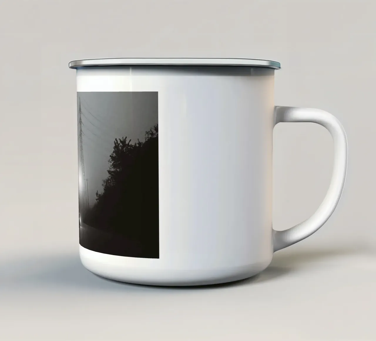 Nebbia elettrica tazza in smalto da Black & White