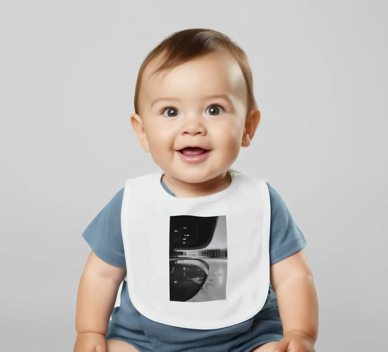 Reflets Modernistes Babylätzchen von Black & White