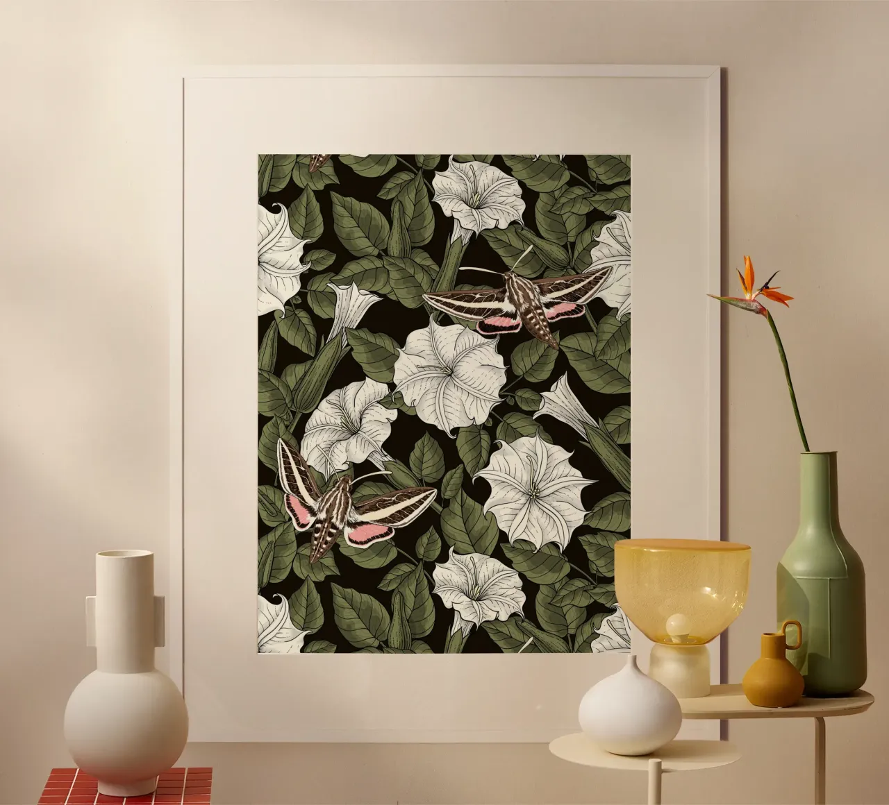 Fiori di luna e falene sfingi in verde e bianco poster con telaio in plastica da Painted Nature