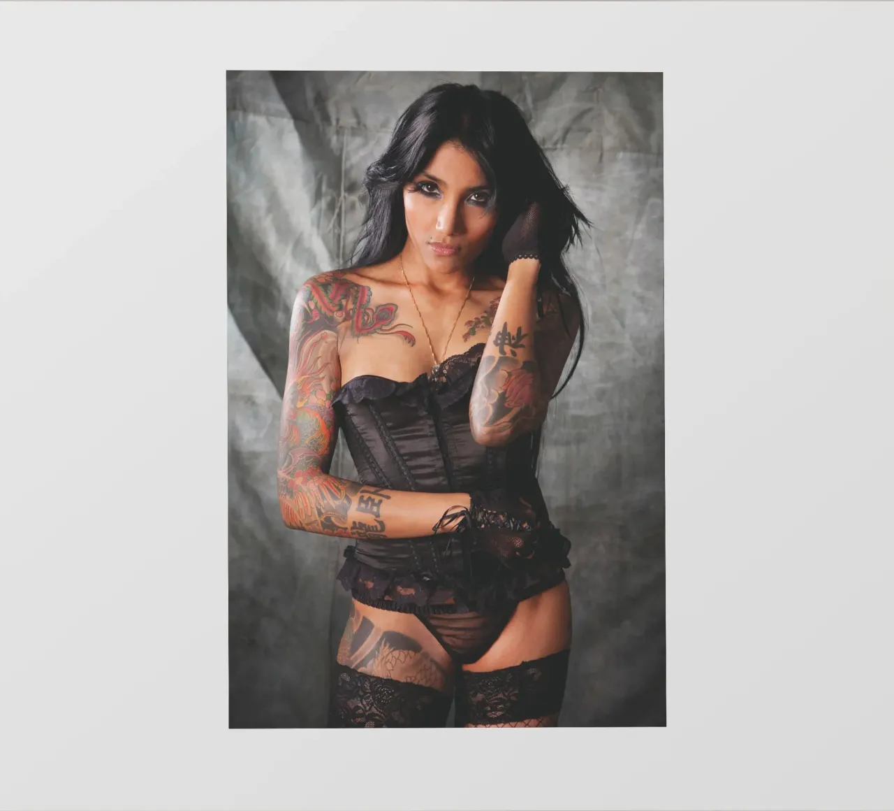 Tatuaggi in lingerie pellicola backlit da Dave Hare Photography