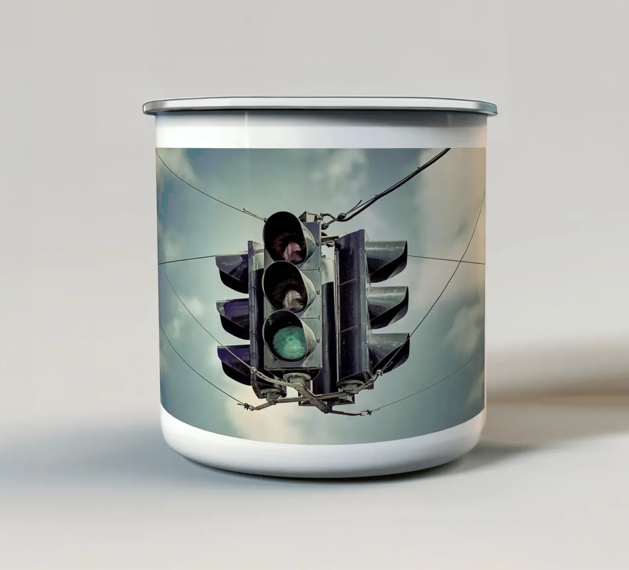 Green tazza in smalto da Michael Belhadi