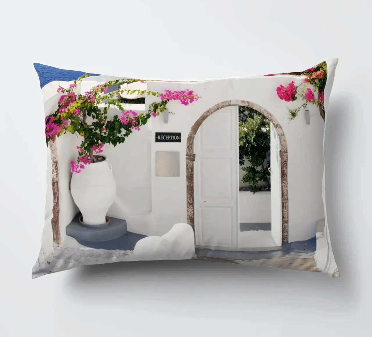 Santorini Grecia con i fiori di Bougainvillea, Isole greche cuscino da TheTravelClub