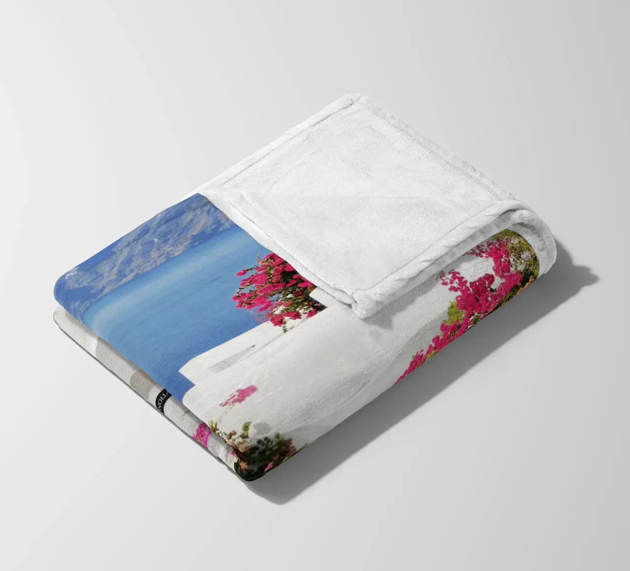 Santorini Grecia con i fiori di Bougainvillea, Isole greche coperta in pile da TheTravelClub