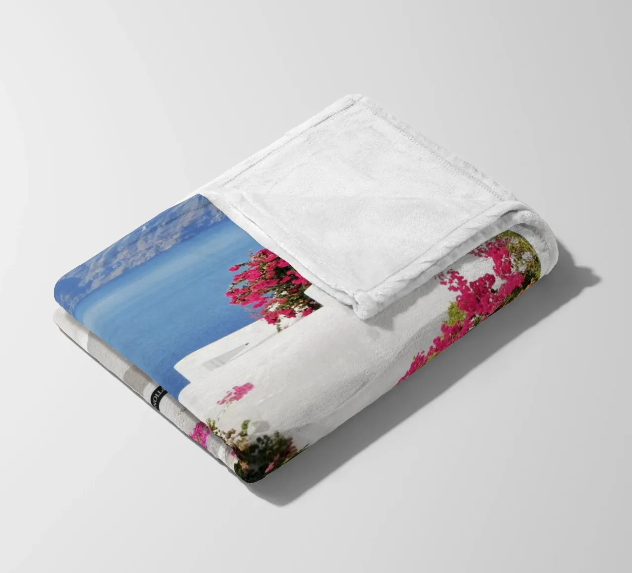 Santorini Grecia con i fiori di Bougainvillea, Isole greche coperta in pile da TheTravelClub