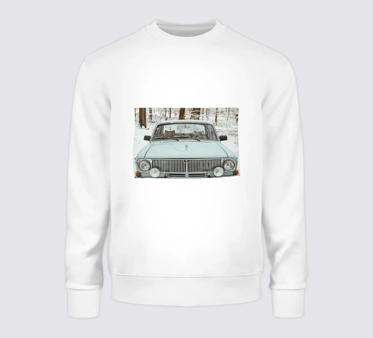 Auto d'epoca nella neve - vista frontale in inverno felpa da Bold and Retro