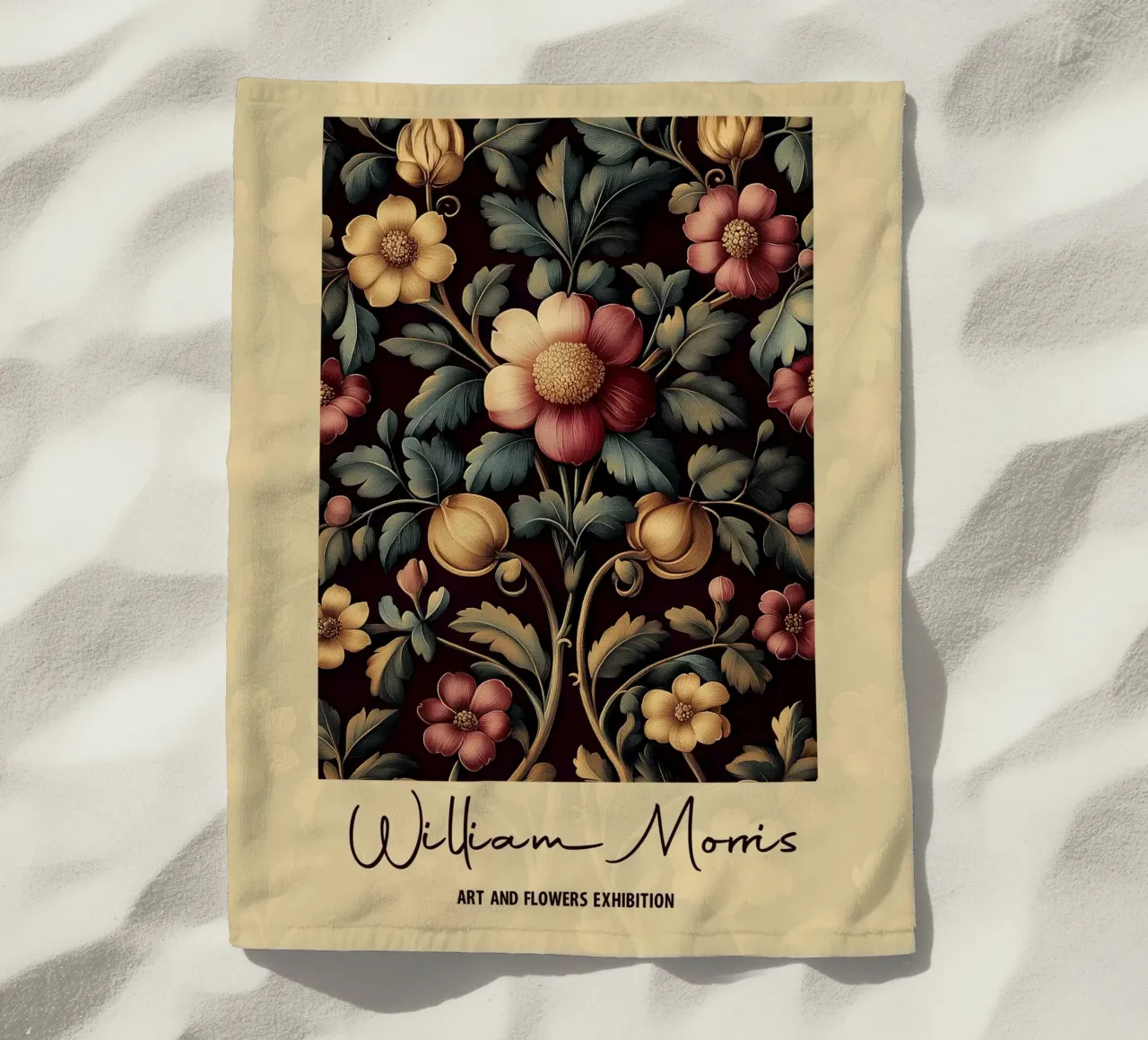Diseño botánico William Morris toalla de playa de Carinaprint