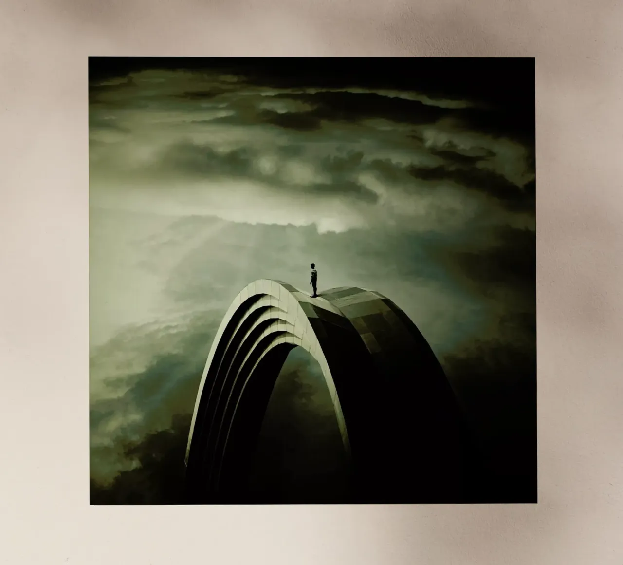 Think Twice pellicola backlit da Eugene Soloviev