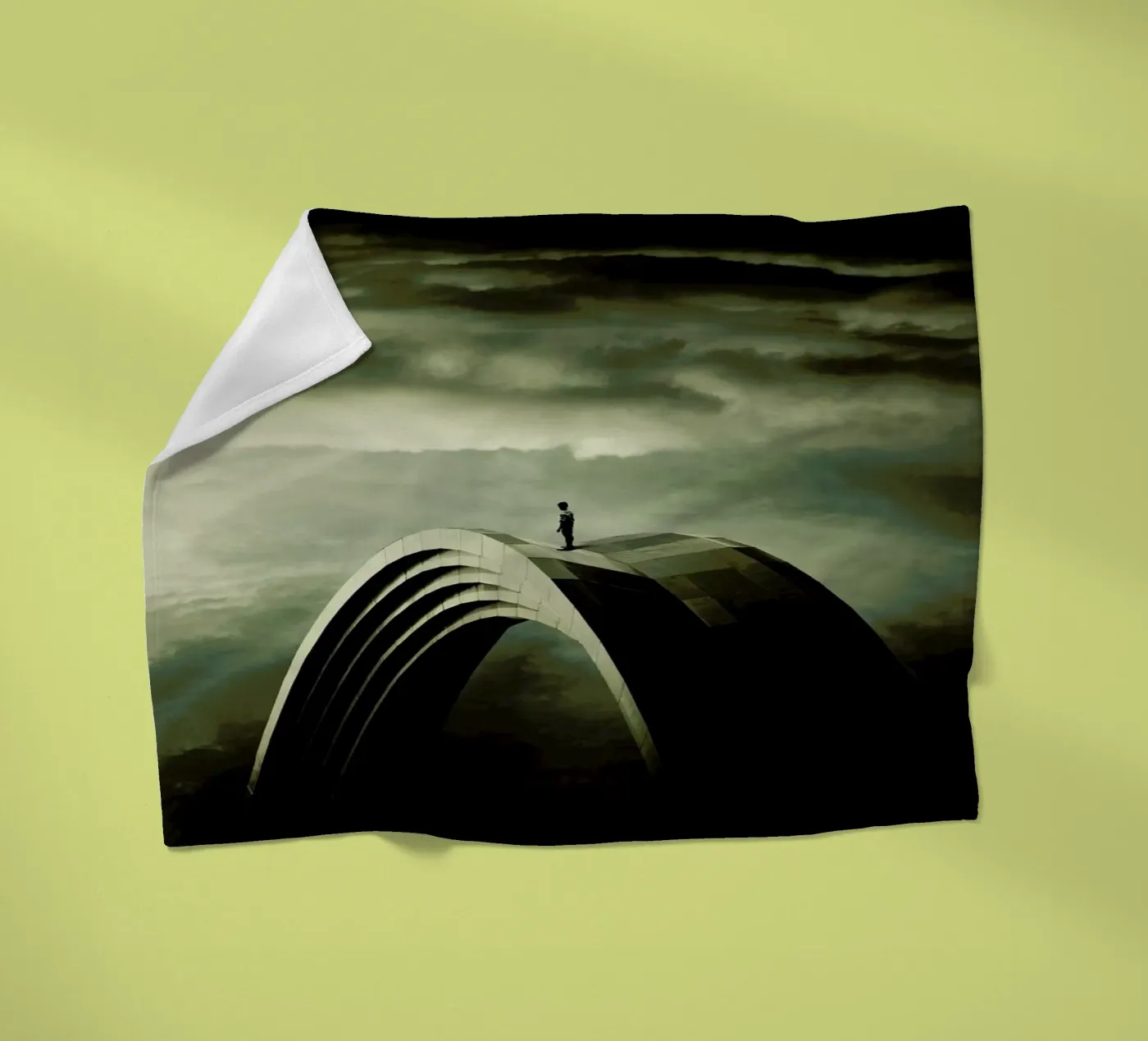 Think Twice Fleecedecke von Eugene Soloviev