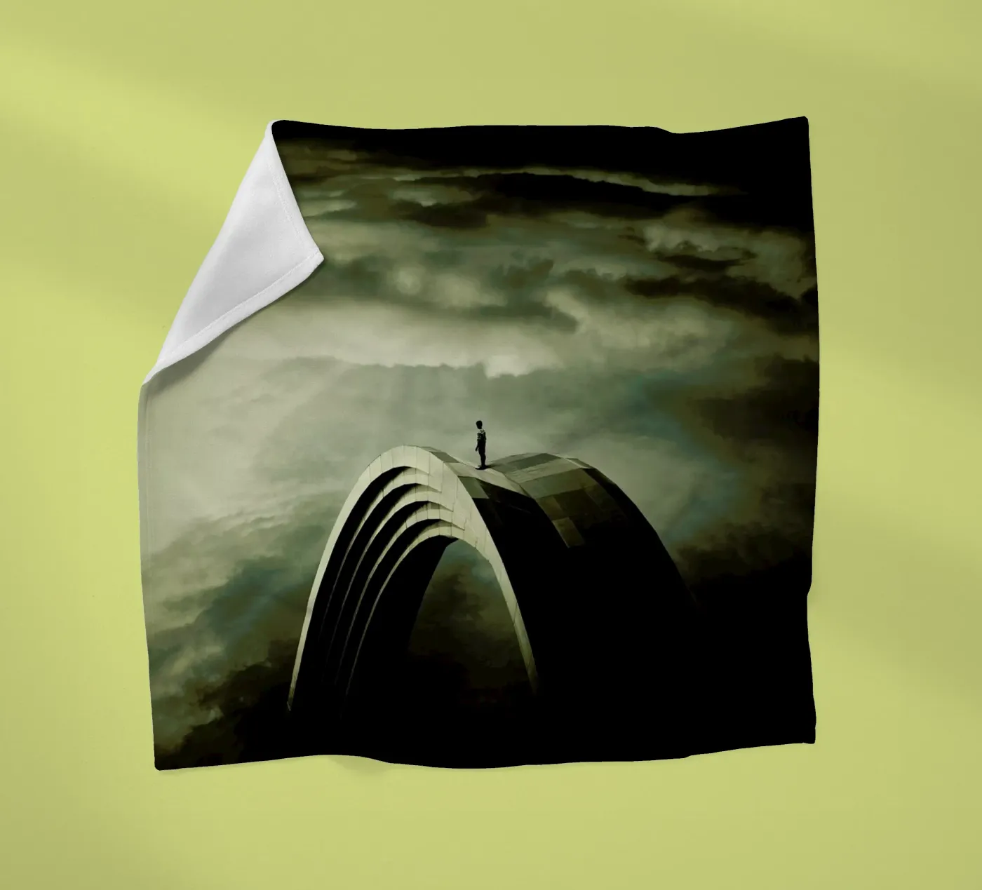 Think Twice Fleecedecke von Eugene Soloviev