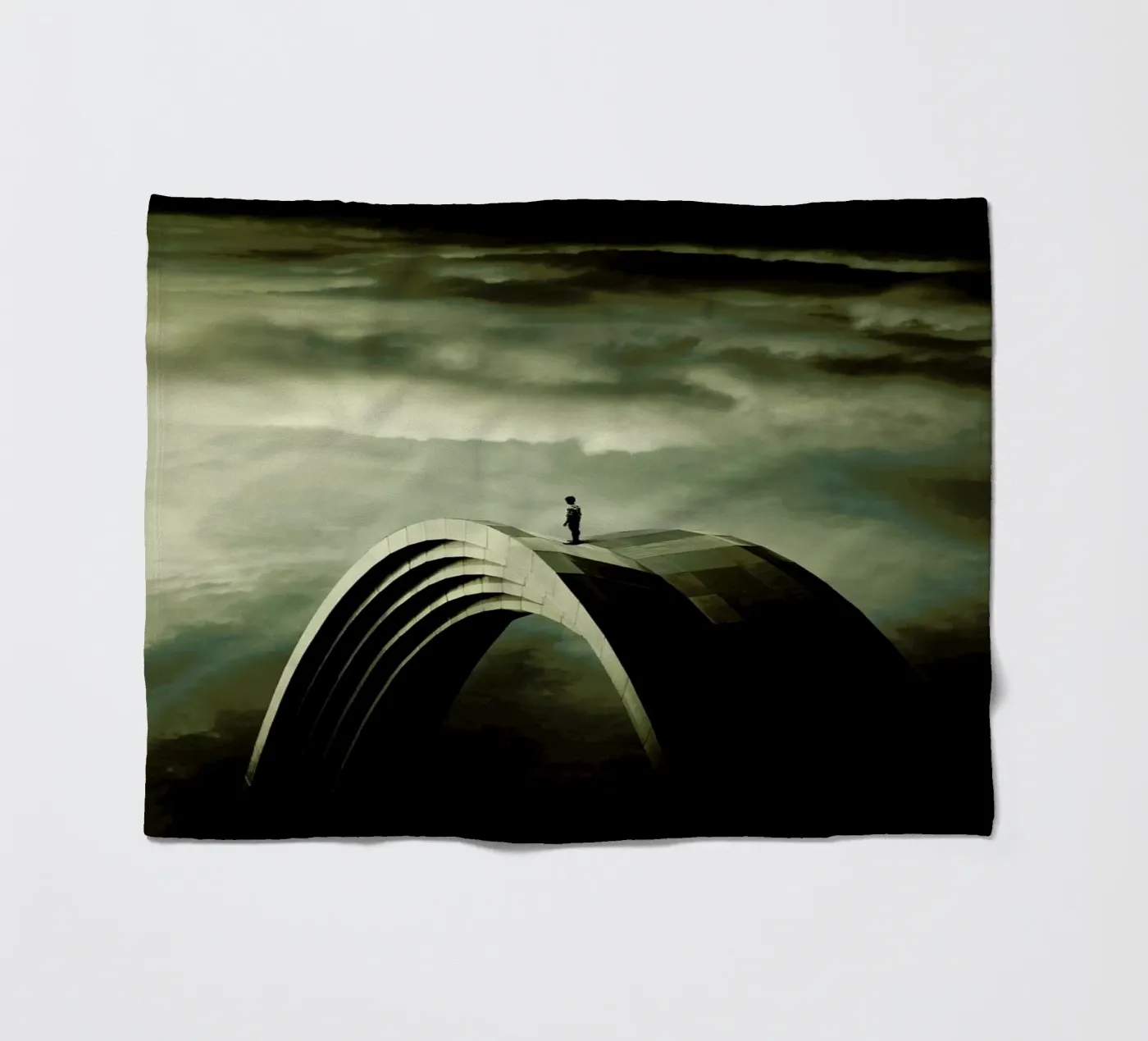 Think Twice Fleecedecke von Eugene Soloviev