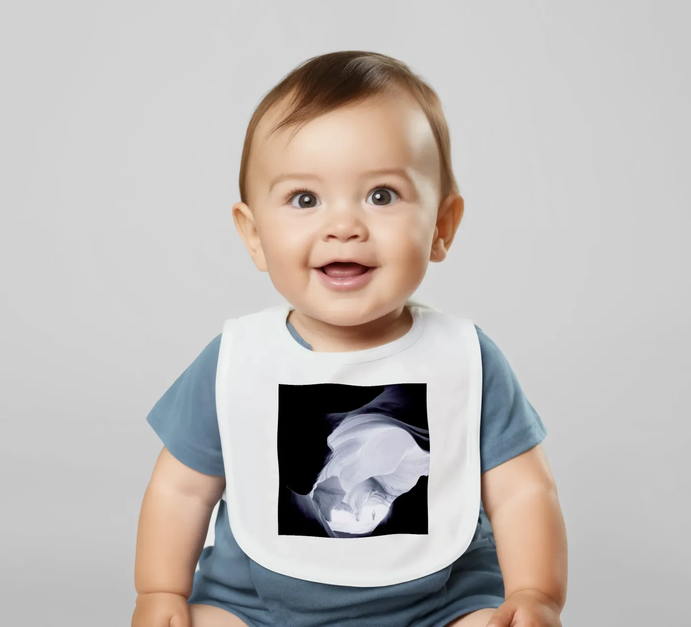 Shudder baby slabbetje van Eugene Soloviev