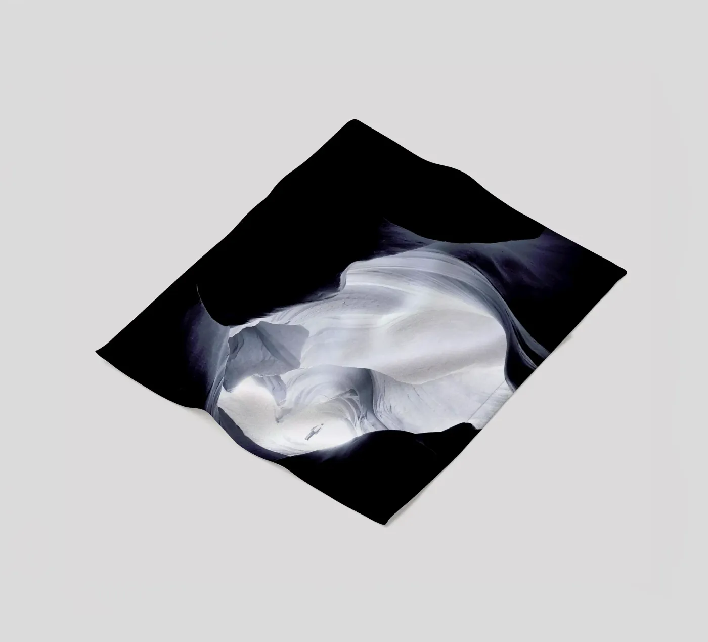 Shudder Fleecedecke von Eugene Soloviev