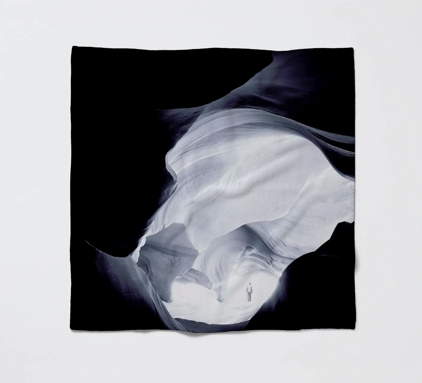 Shudder Fleecedecke von Eugene Soloviev