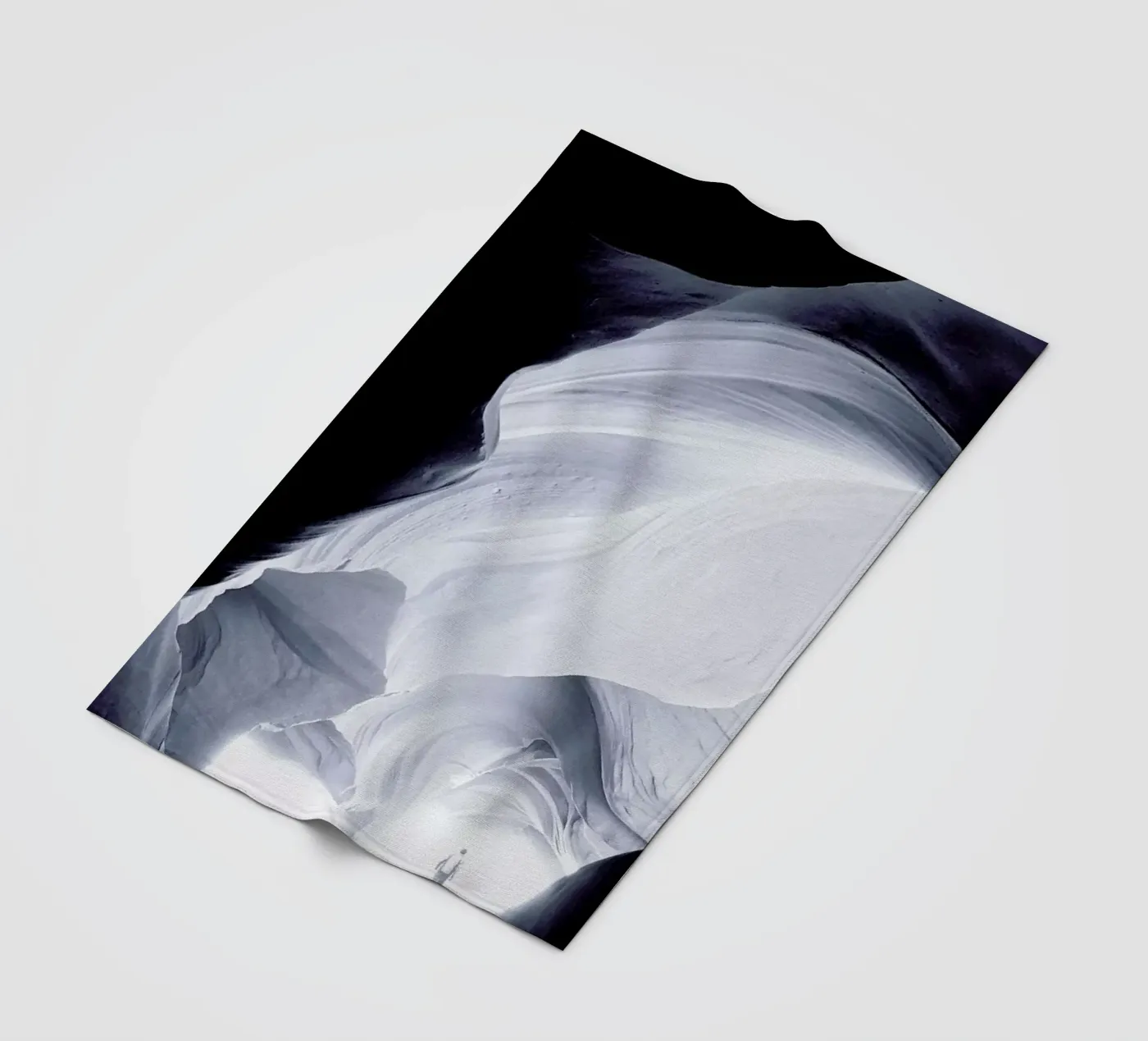 Shudder Fleecedecke von Eugene Soloviev