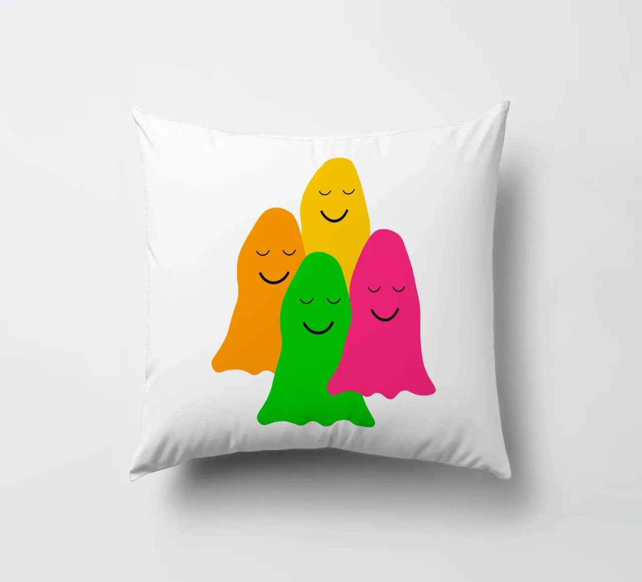 Peaceful colorful ghosts cuscino da happieeagle