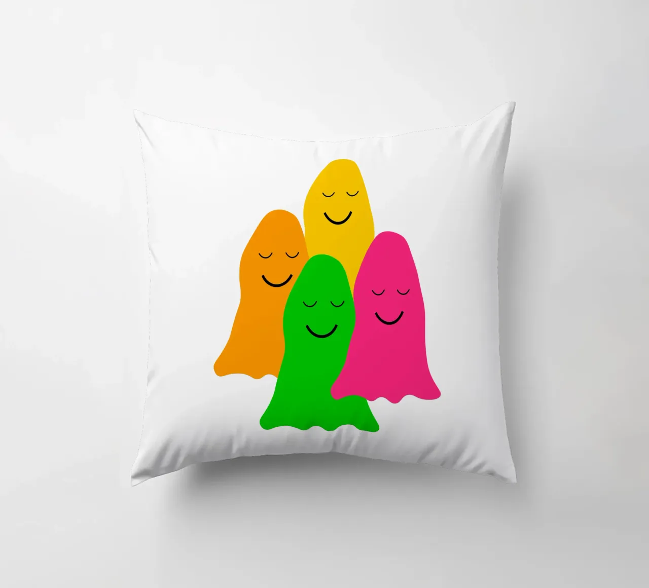 Peaceful colorful ghosts cuscino da happieeagle