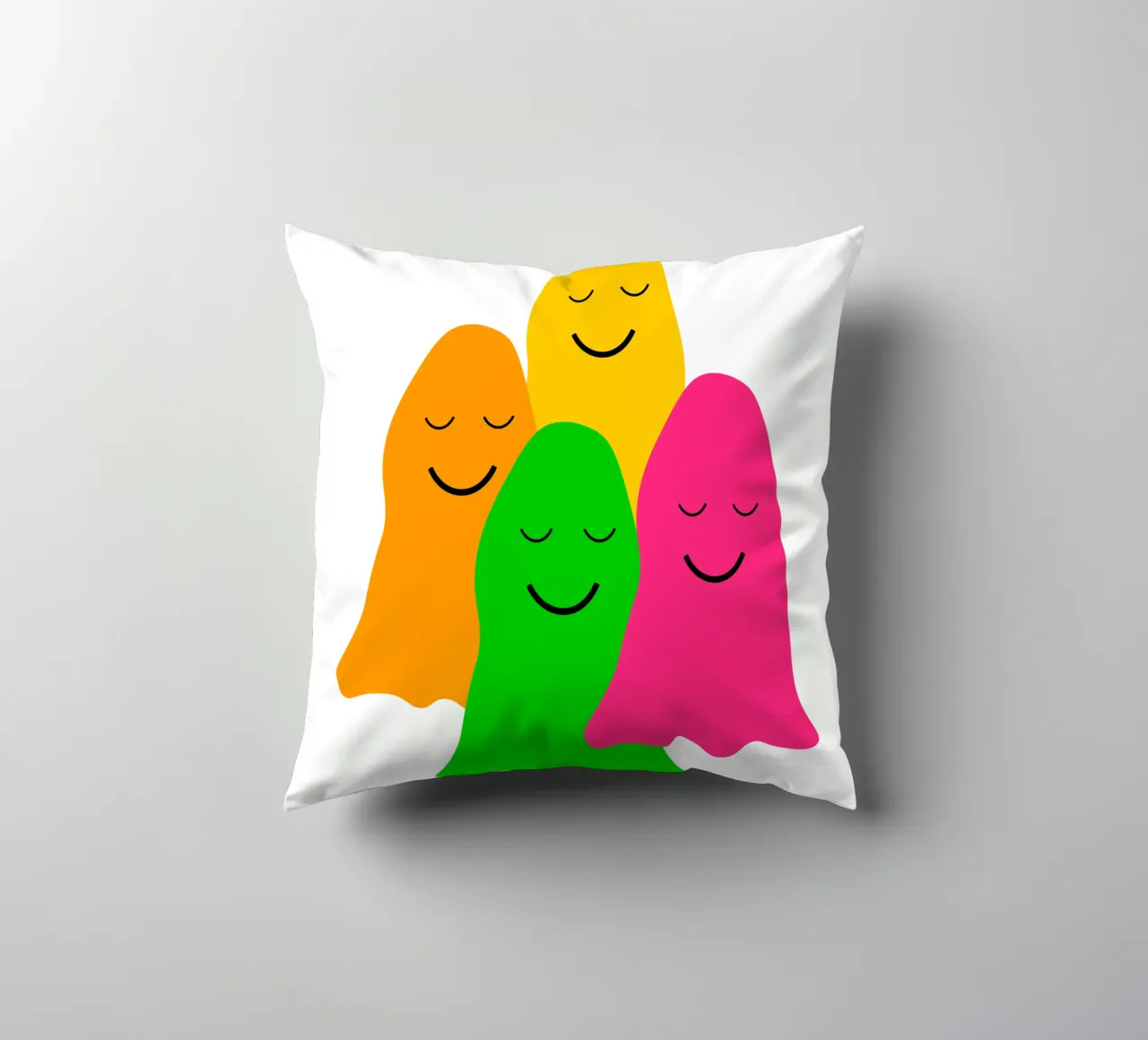 Peaceful colorful ghosts cuscino da happieeagle