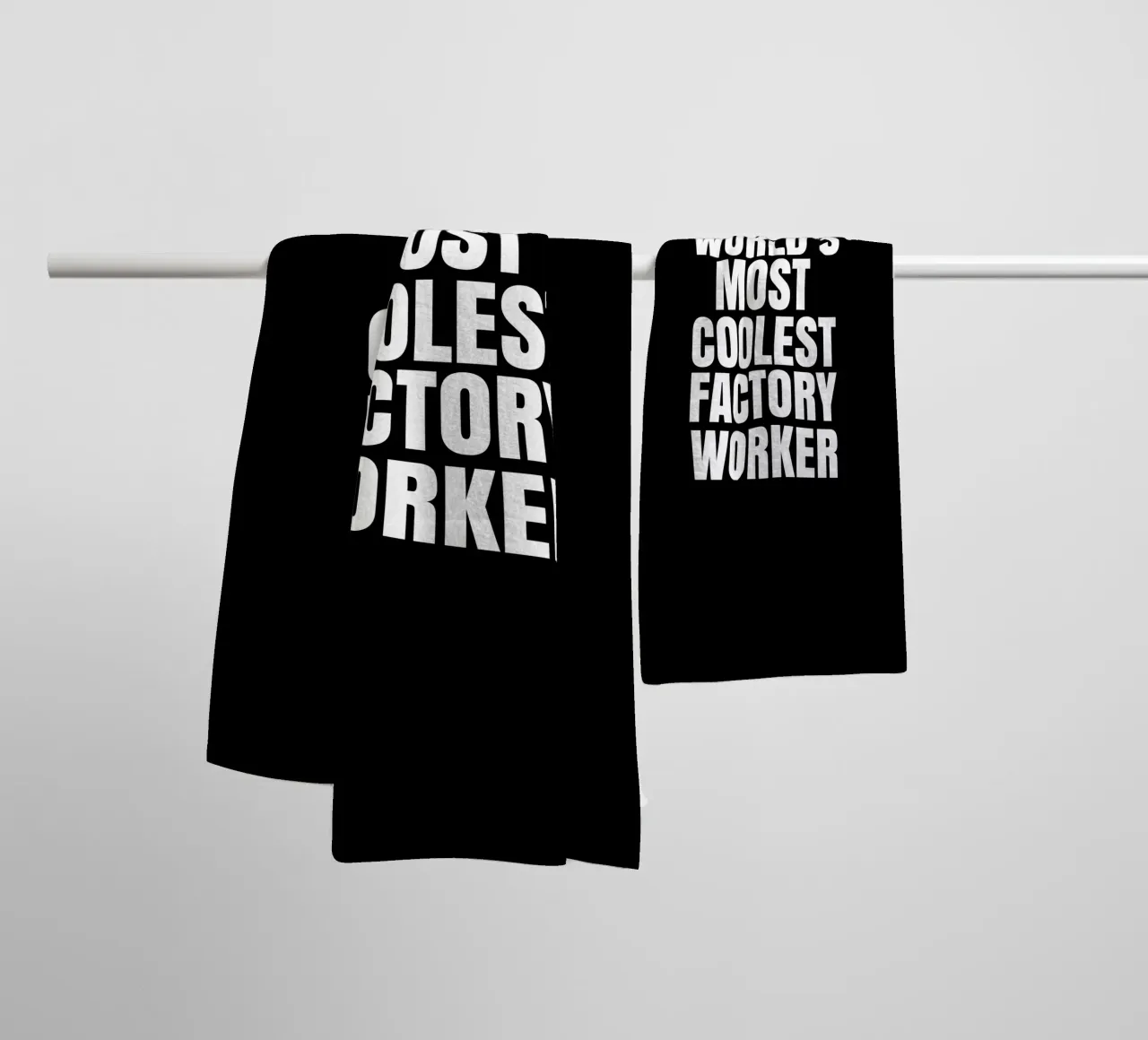 World's most coolest factory worker asciugamano da bagno da happieeagle