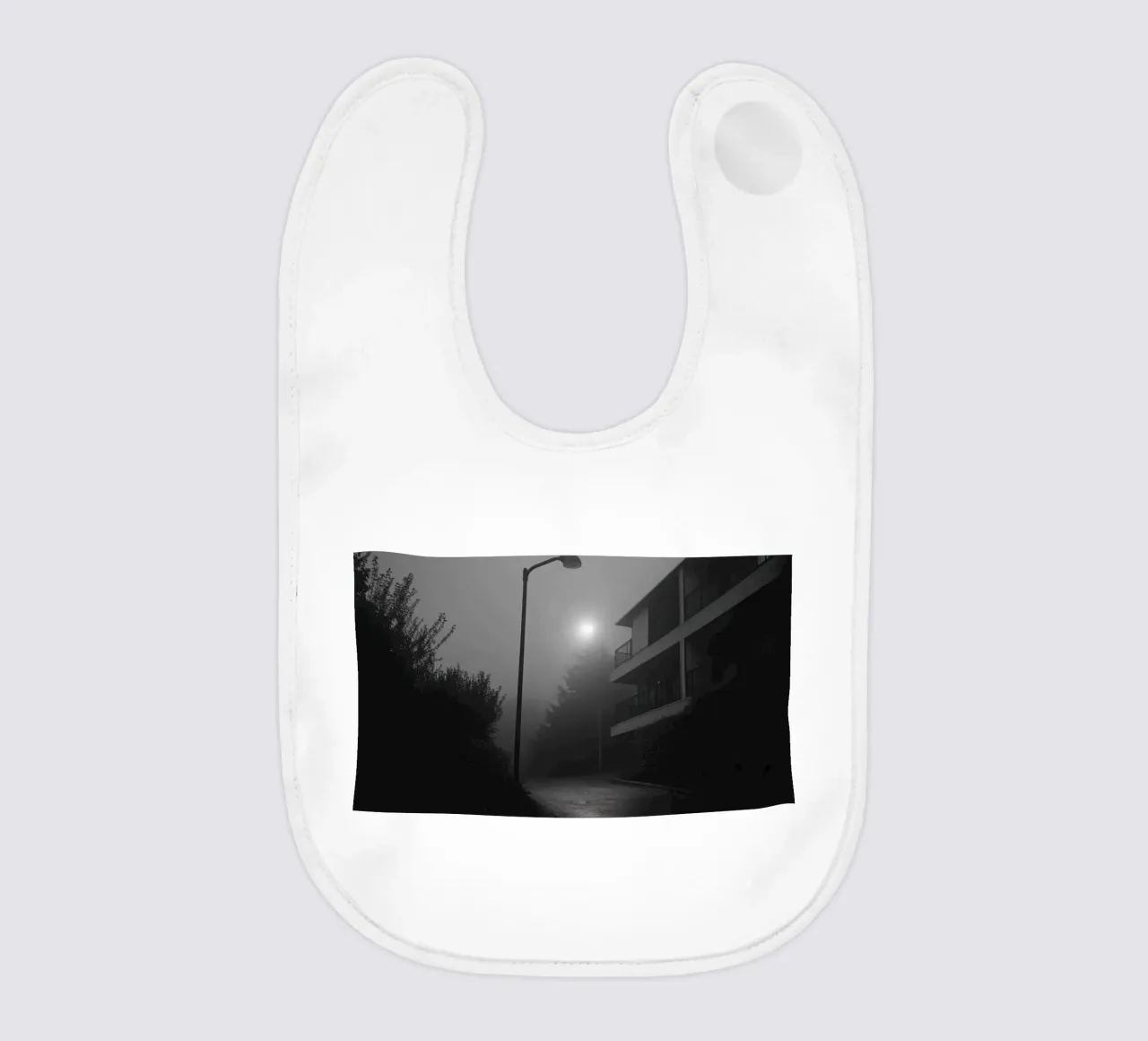 Nebbia notturna bavaglino da Black & White