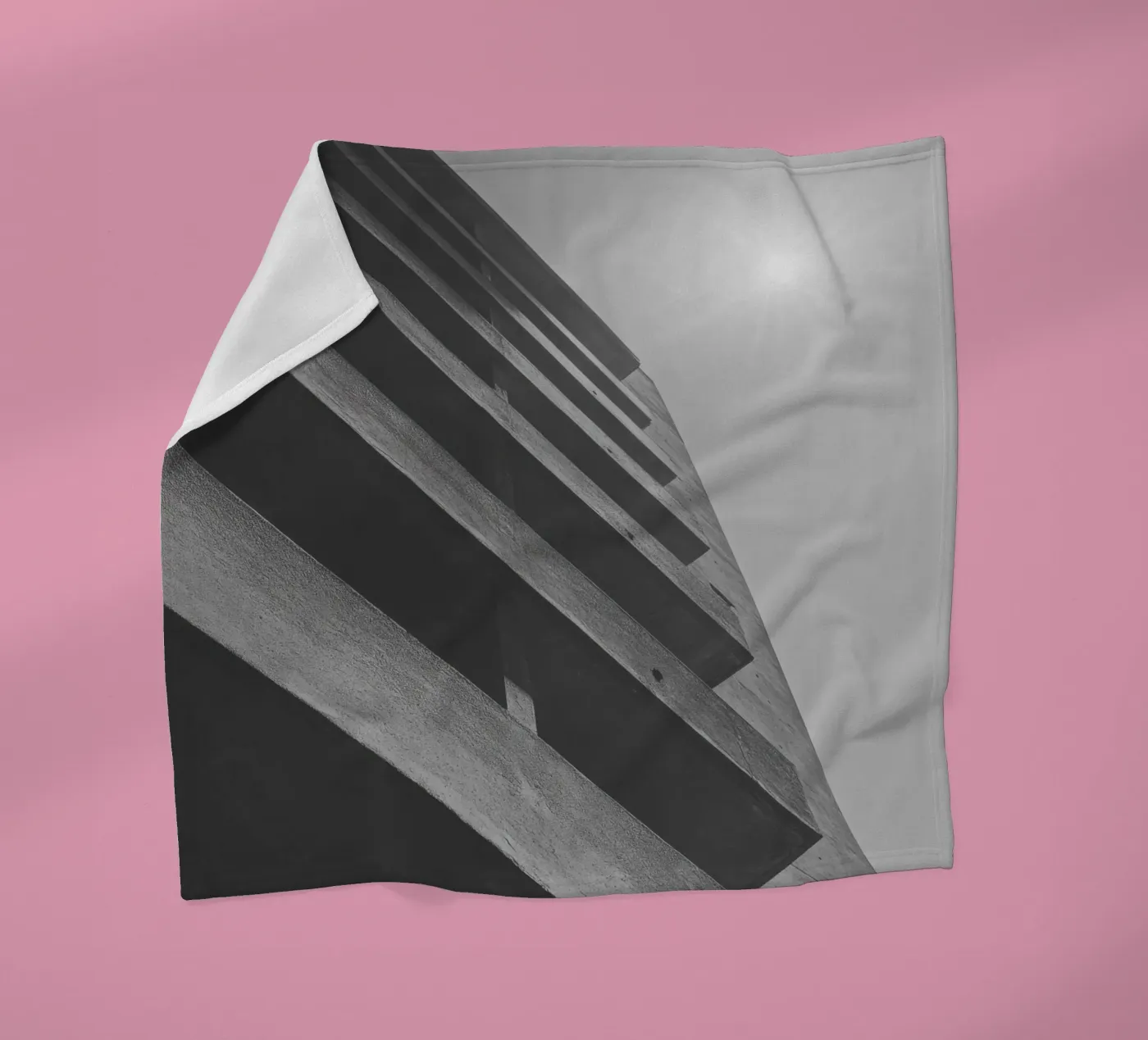 Vertical geometry Fleecedecke von Black & White