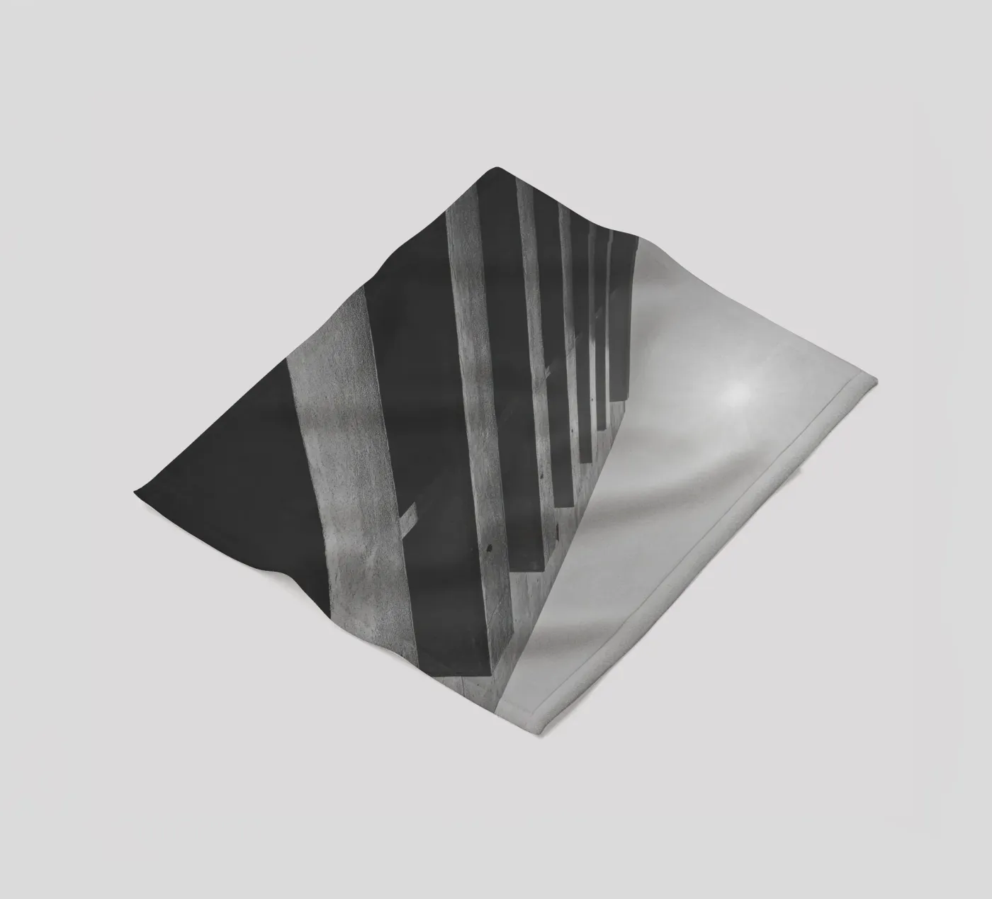 Vertical geometry Fleecedecke von Black & White