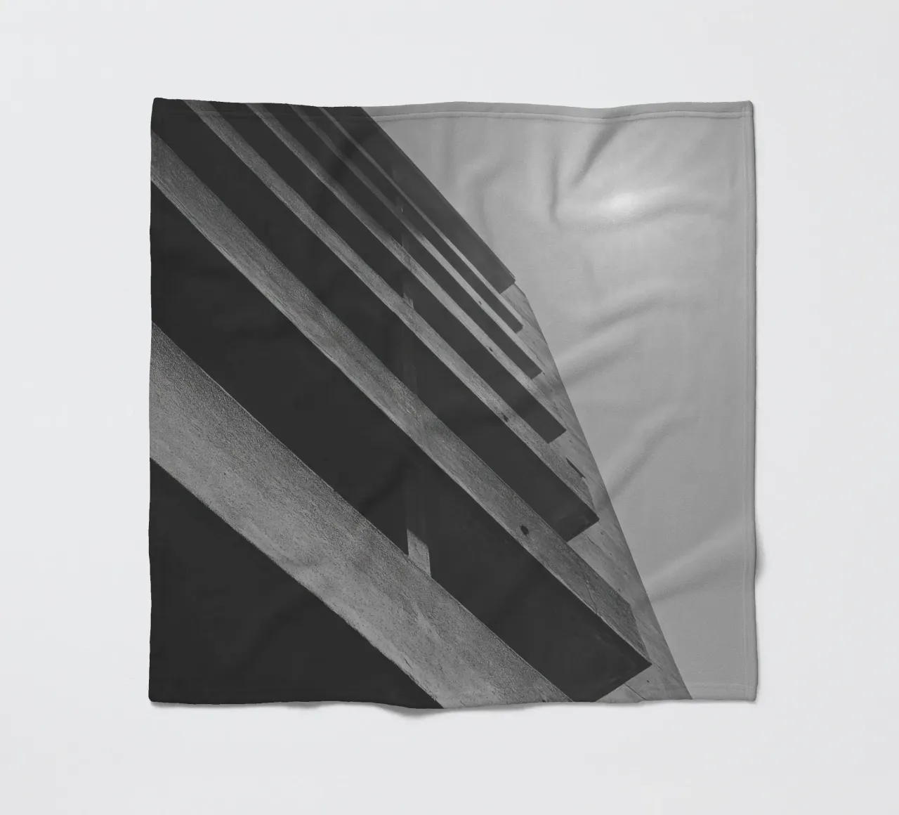 Vertical geometry Fleecedecke von Black & White