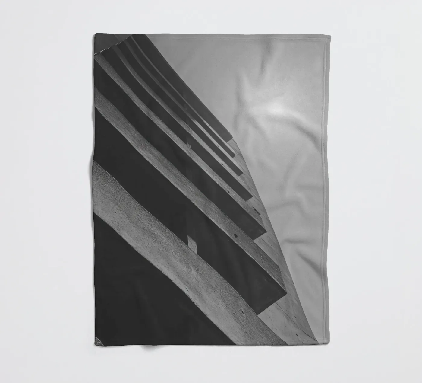 Vertical geometry Fleecedecke von Black & White