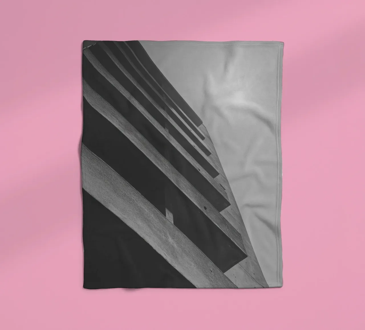 Vertical geometry Fleecedecke von Black & White