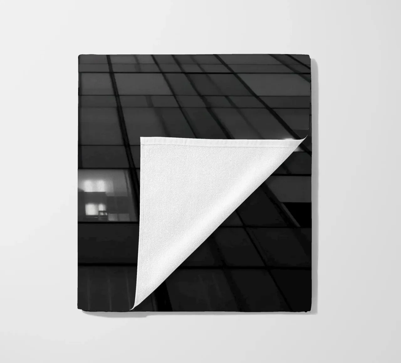 Vertige Urbain beach towel by Black & White