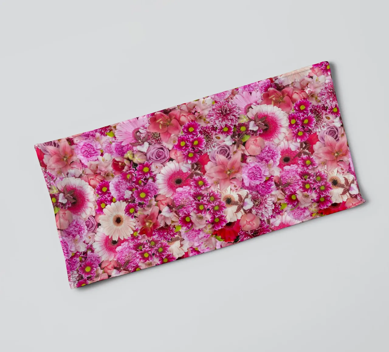 Pink Bloom Symphony - Design floreale di fiori rosa asciugamano da bagno da Curious Collections by Marielle Leenders