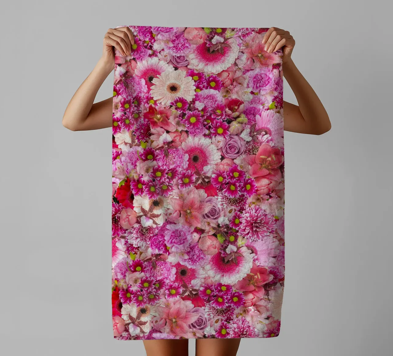 Pink Bloom Symphony - Design floreale di fiori rosa asciugamano da bagno da Curious Collections by Marielle Leenders