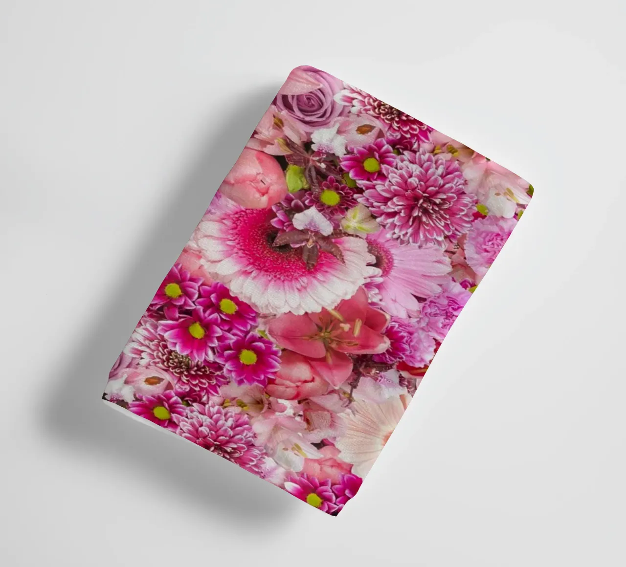 Pink Bloom Symphony - Design floreale di fiori rosa asciugamano da bagno da Curious Collections by Marielle Leenders