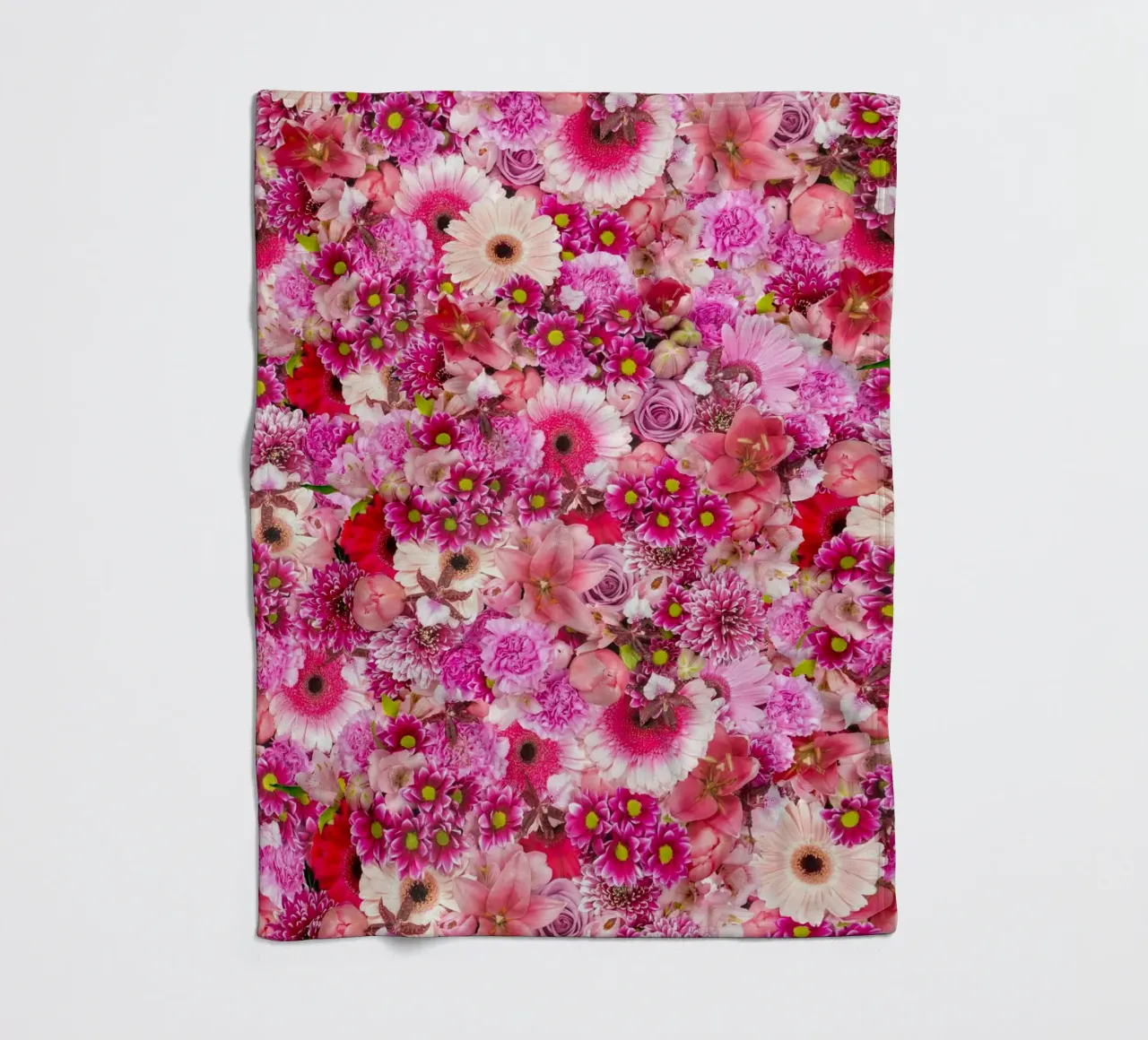 Pink Bloom Symphony - Design floreale di fiori rosa coperta in pile da Curious Collections by Marielle Leenders