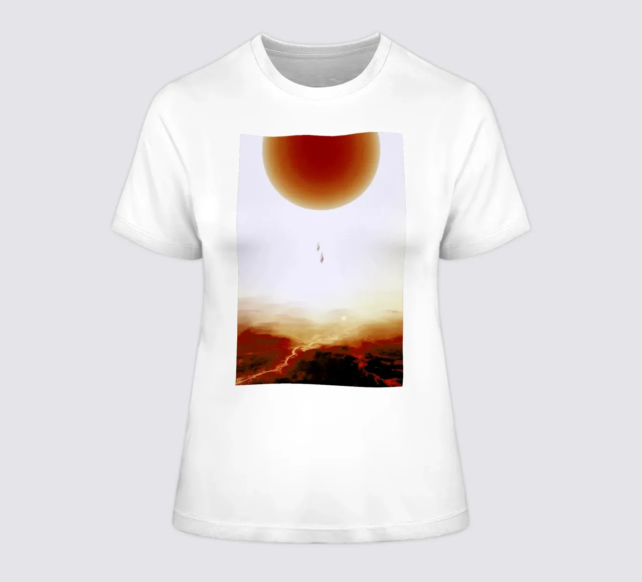 Descent of two skydivers over an alien red desert planet camiseta de mujer de Stoian Hitrov