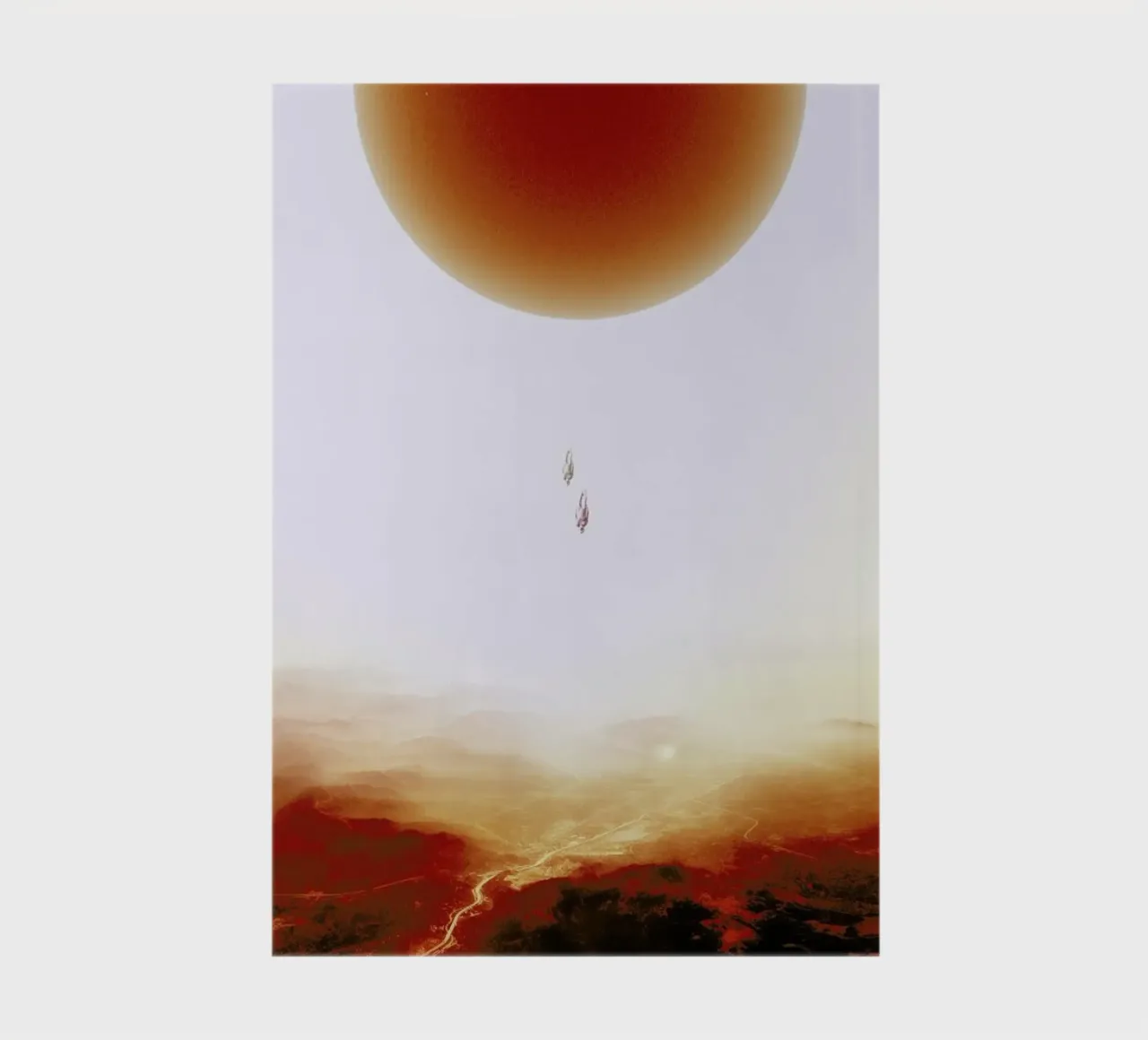 Descent of two skydivers over an alien red desert planet notitieboek van Stoian Hitrov